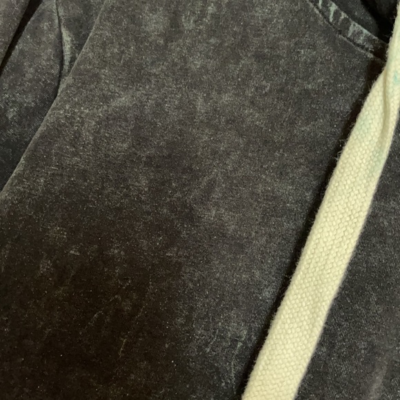 Oversized distressed hoodie - Picture 2 of 3